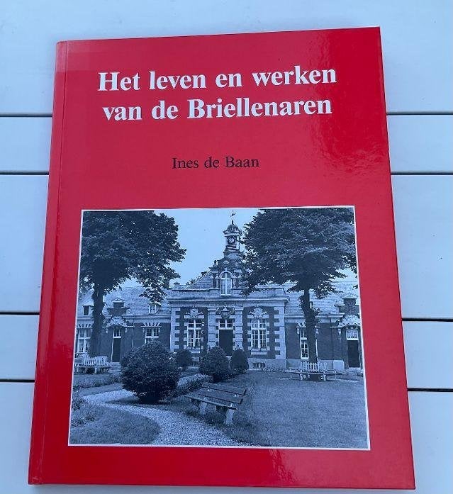 het leven & werken van Briellenaren Den Briel Brielle 1930, Ophalen of Verzenden, Zo goed als nieuw
