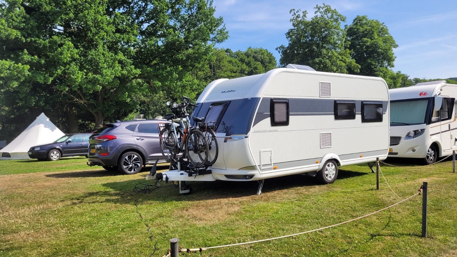 Hobby Excellent 460 UFE (2022) zo goed als nieuw, Rondzit, Hobby, 750 - 1000 kg, Particulier