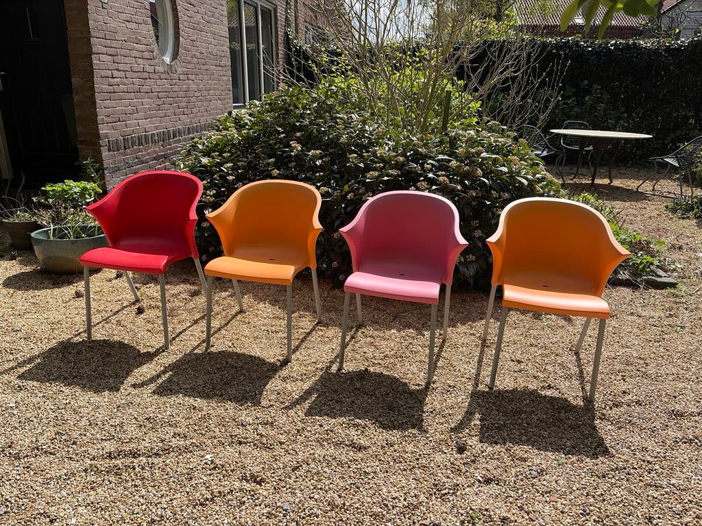 4 comfortabele eetkamerstoelen, Blabla design, stapelbaar, Huis en Inrichting, Stoelen, Gebruikt, Vier, Kunststof, Overige kleuren