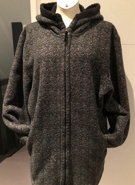 Heerlijke warme cape/jas maat 46/48, Verzenden, Zo goed als nieuw, Maat 46/48 (XL) of groter, Zwart