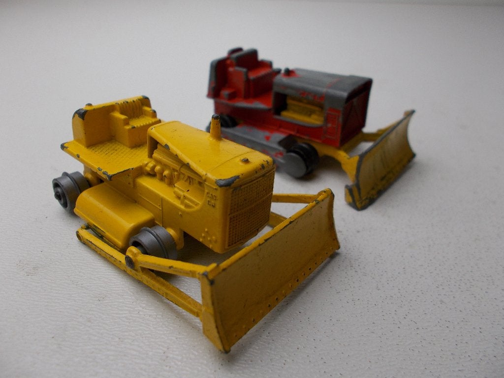 1958 Matchbox No 18B + 1968 Matchbox 16D. 2 X BULLDOZERS!, Hobby en Vrije tijd, Modelauto's | 1:50, Gebruikt, Hijskraan, Tractor of Landbouw