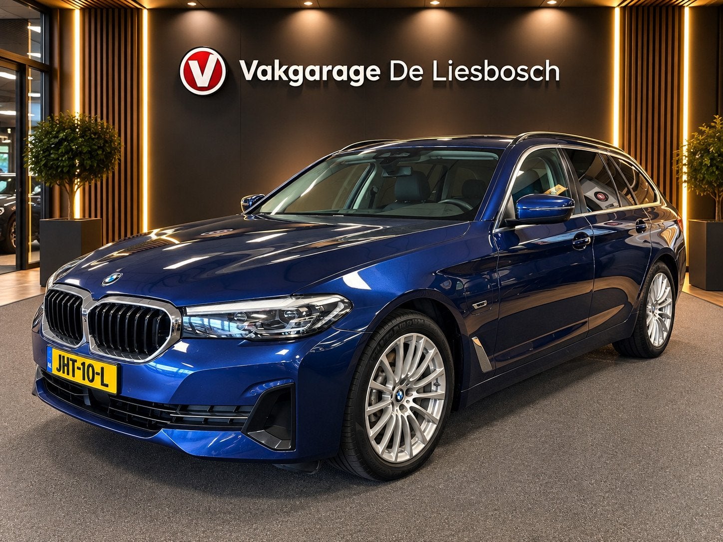 BMW 5-serie Touring 530e Business Edition Plus / trekhaak /, Auto's, Achterwielaandrijving, Gebruikt, 4 cilinders, Blauw