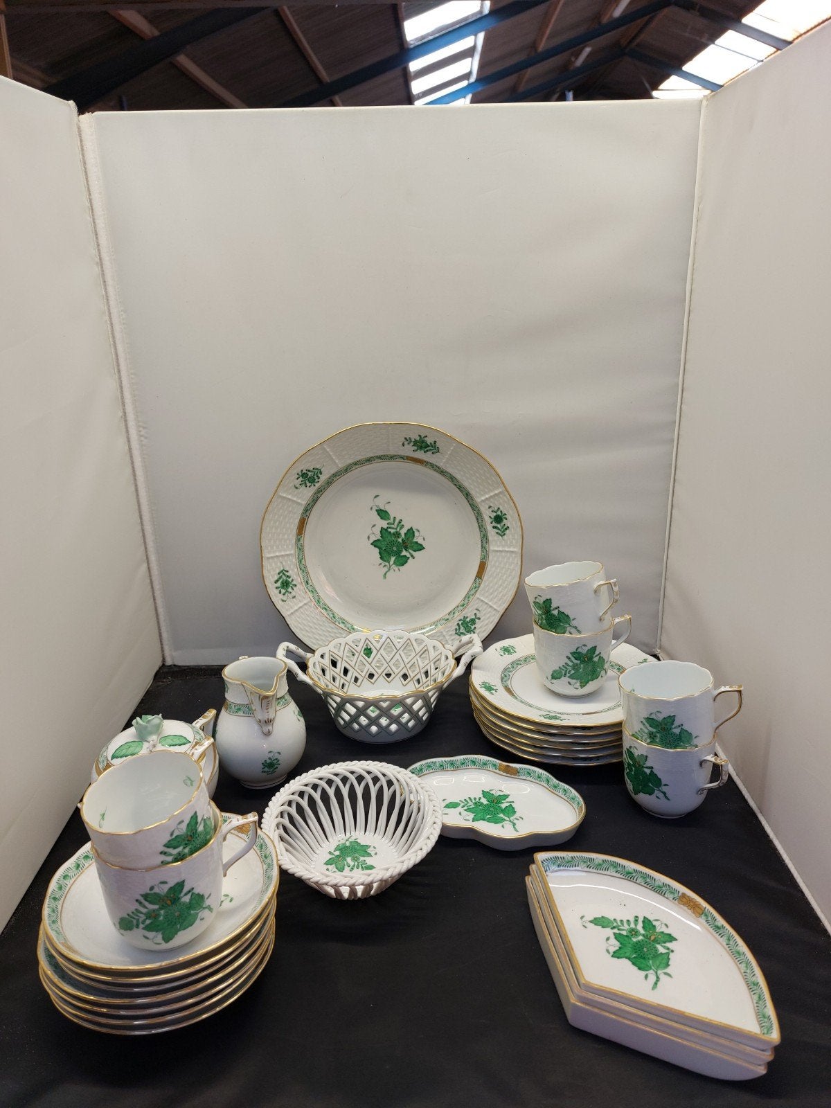 Herend Apponyi Groen Porselein Servies - 24K Goud, Antiek en Kunst, Antiek | Porselein, Ophalen