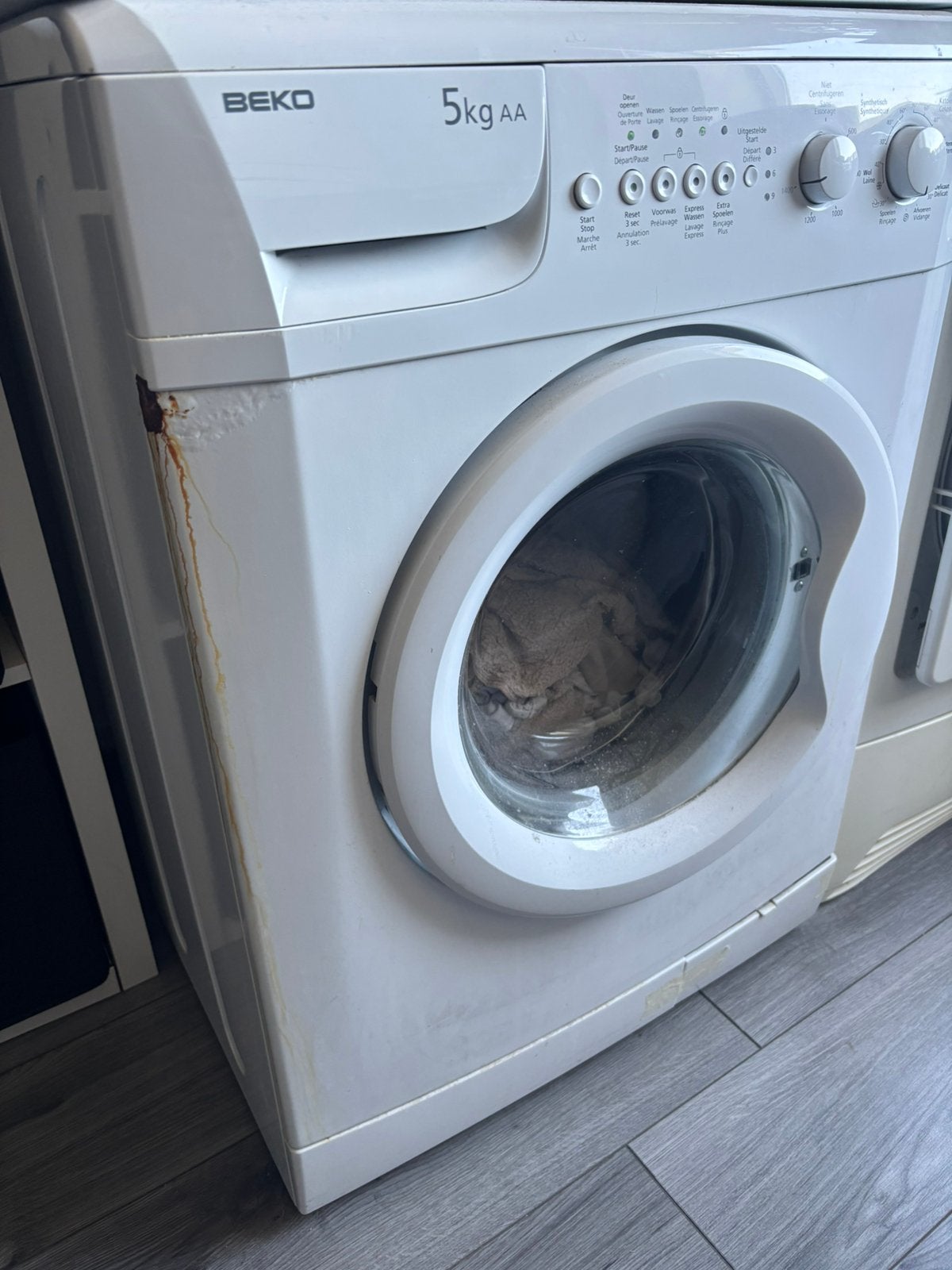 Oude Beko wasmachine – opknapper / voor onderdelen, Ophalen, 1200 tot 1600 toeren, 4 tot 6 kg, Niet werkend
