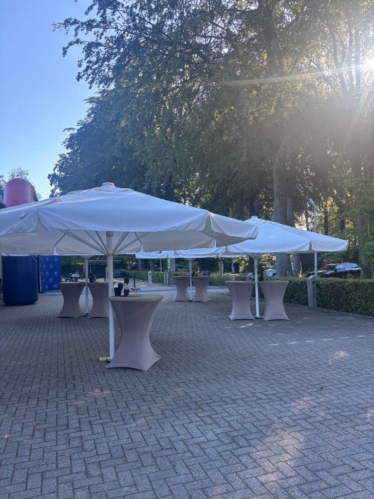Grote gebroken/witte parasol voor terras of evenement, Ophalen, Gebruikt, Waterdicht, Stokparasol