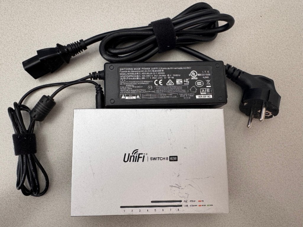 Ubiquiti Unifi Switch8 60W, Computers en Software, Netwerk switches, Verzenden, Gebruikt
