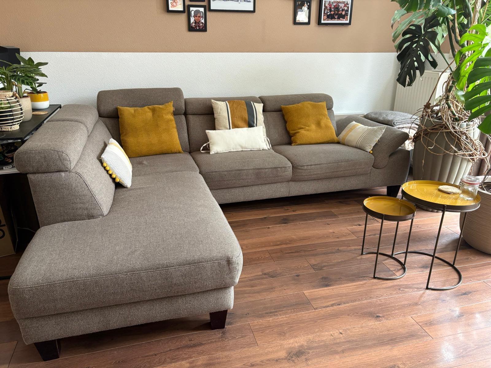 Montèl hoekbank taupe longchair en verstelbare hoofdsteunen, Huis en Inrichting, Banken | Bankstellen, Ophalen, 250 tot 300 cm