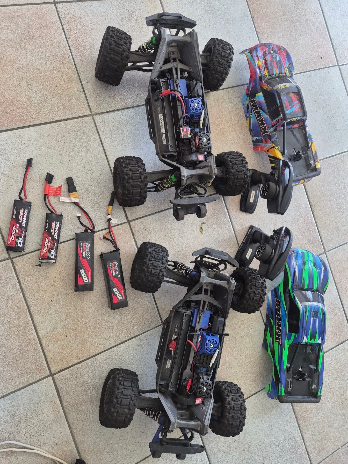 2x Traxxas Maxx V2 met upgrades en diverse LiPo's, Ophalen