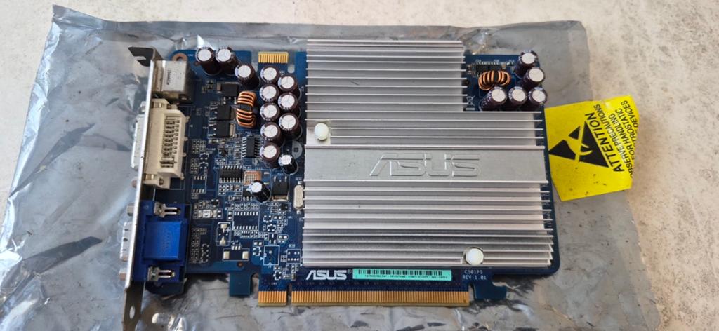 Asus C501PS Nvidia Geforce 7600 graphics card 1.JPG, Computers en Software, Videokaarten, Ophalen