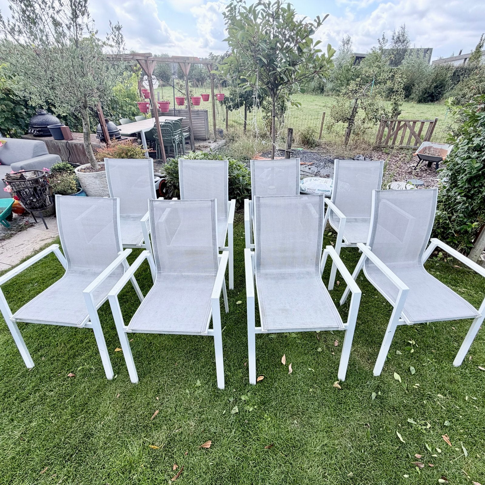 8 witte aluminium tuinstoelen met armleuningen, stapelbaar, Ophalen, Gebruikt, Aluminium, Stapelbaar