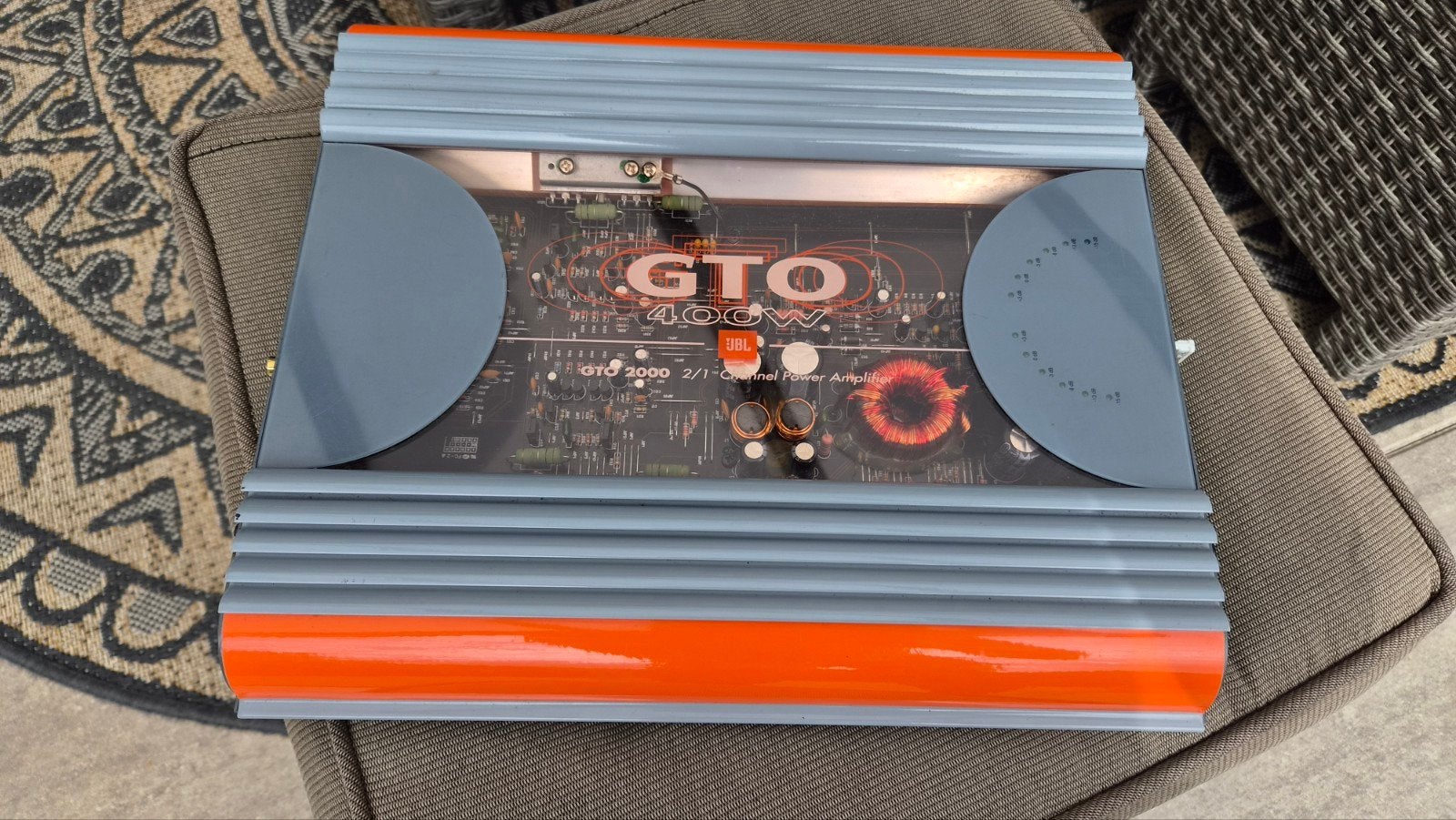 JBL GTO 2000 2/1-kanaals auto versterker 400W, Overige merken, Overige systemen, Ophalen of Verzenden, Zo goed als nieuw