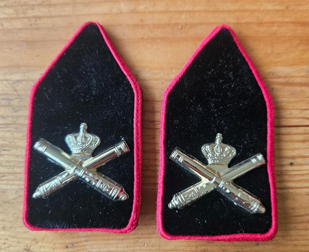Set kraagpatten officier Artillerie, Verzamelen, Militaria | Algemeen, Ophalen of Verzenden, Landmacht, Nederland, Embleem of Badge