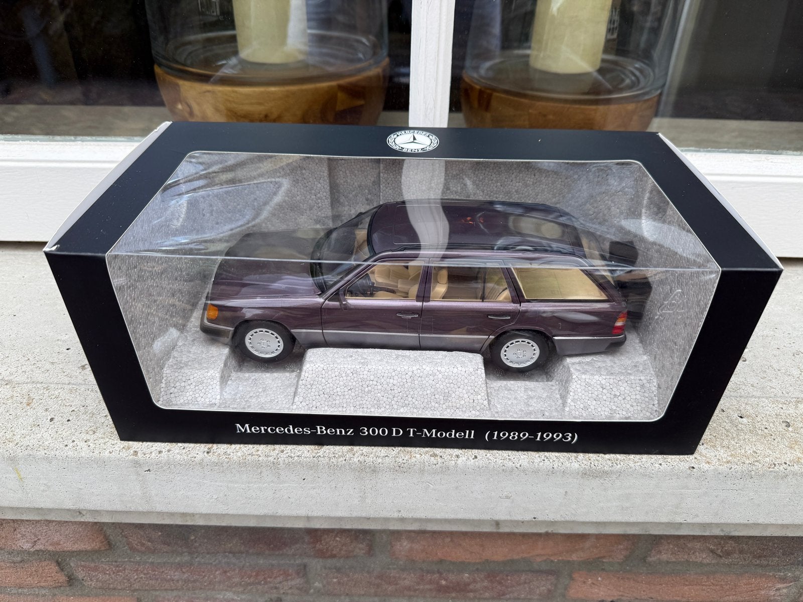 1:18 Mercedes 300D T-Modell S124 Bornit 1989 Norev, Auto, Norev, 70-72 Av. de Bohlen, Vaulx-en-Velin, 69120, France, Norev