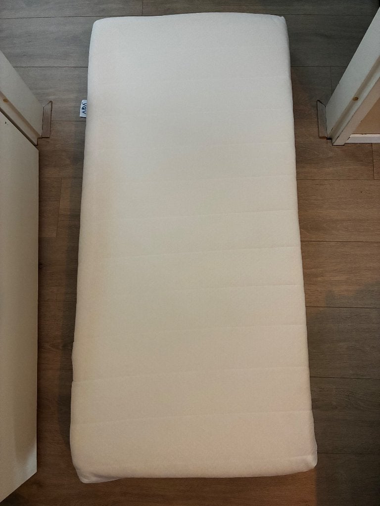 Matras kinderbed 130x60, Ophalen, Zo goed als nieuw, Minder dan 140 cm, Matras