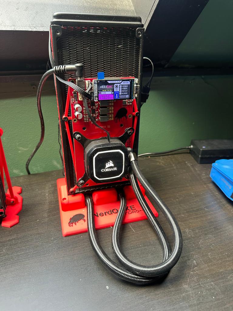 NerdQaxe++ met Corsair AIO waterkoeling, Computers en Software, Computerkoelers, Ophalen of Verzenden, Zo goed als nieuw, Waterkoeling