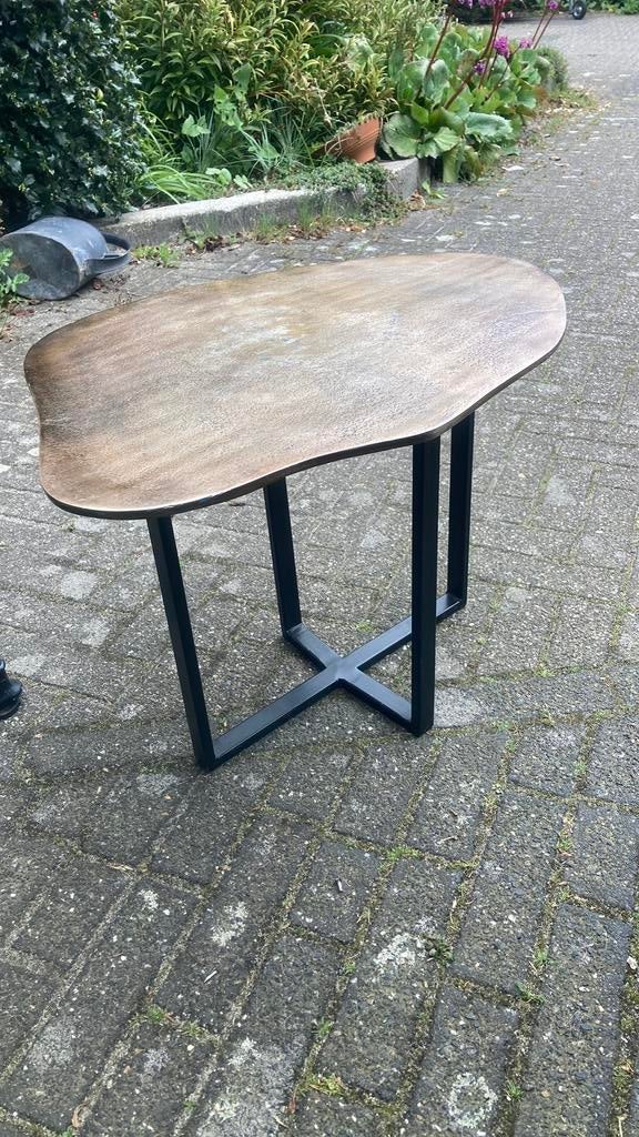 Riverdale bazettafeltje 55x35 cm en 35 cm hoog, Ophalen, Zo goed als nieuw, Rond, Metaal