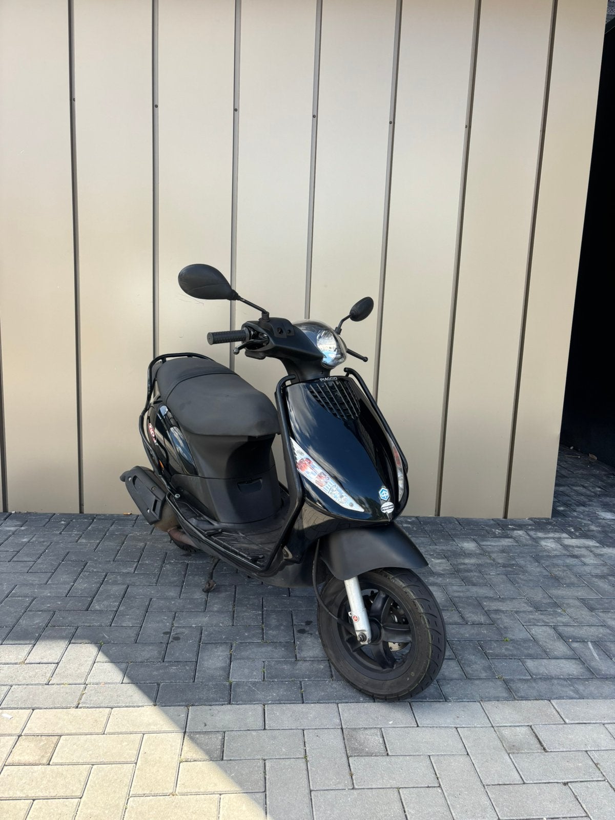 Piaggio Zip 2T 2015 – Complete onderhoudshistorie – Duits, Fietsen en Brommers, Scooters | Vespa, Ophalen, Zo goed als nieuw, Benzine