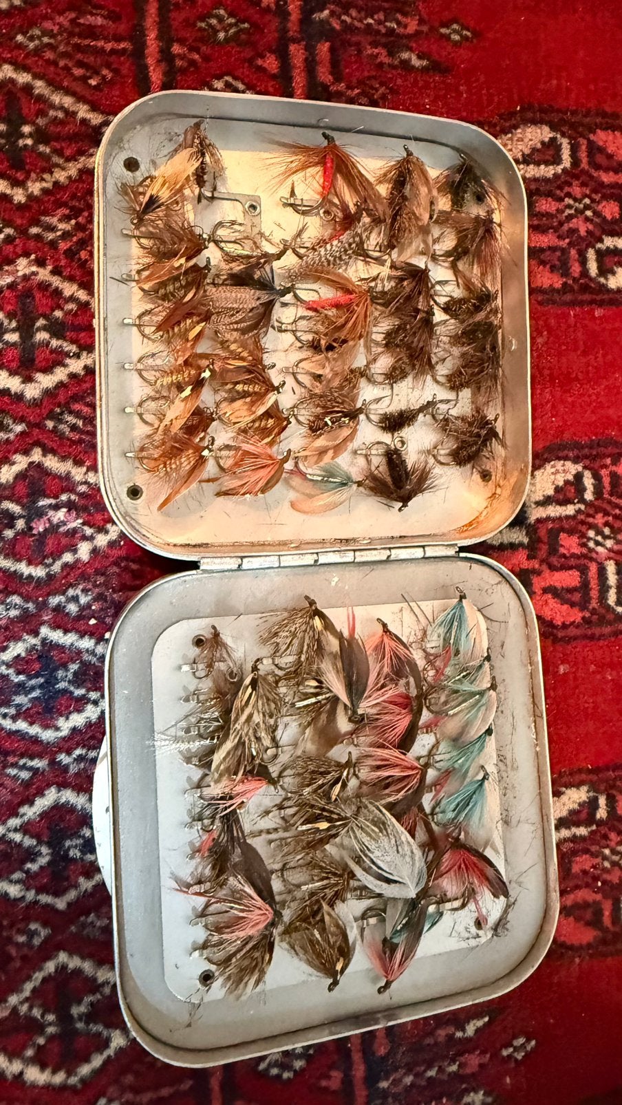 vliegvishaakjes vliegvissen doosje 70 plus stuks !, Ophalen of Verzenden, Zo goed als nieuw, Complete set