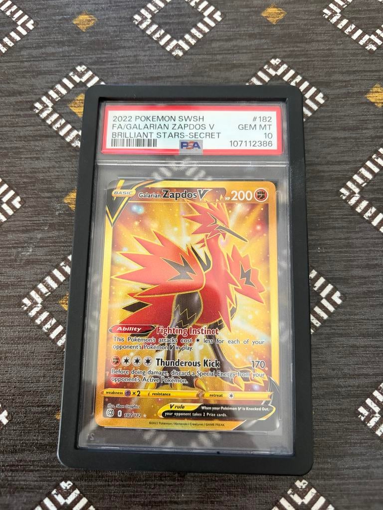 PSA 10 Galarian Zapdos V Full Art Brilliant Stars, Ophalen of Verzenden, Zo goed als nieuw, Losse kaart, Foil