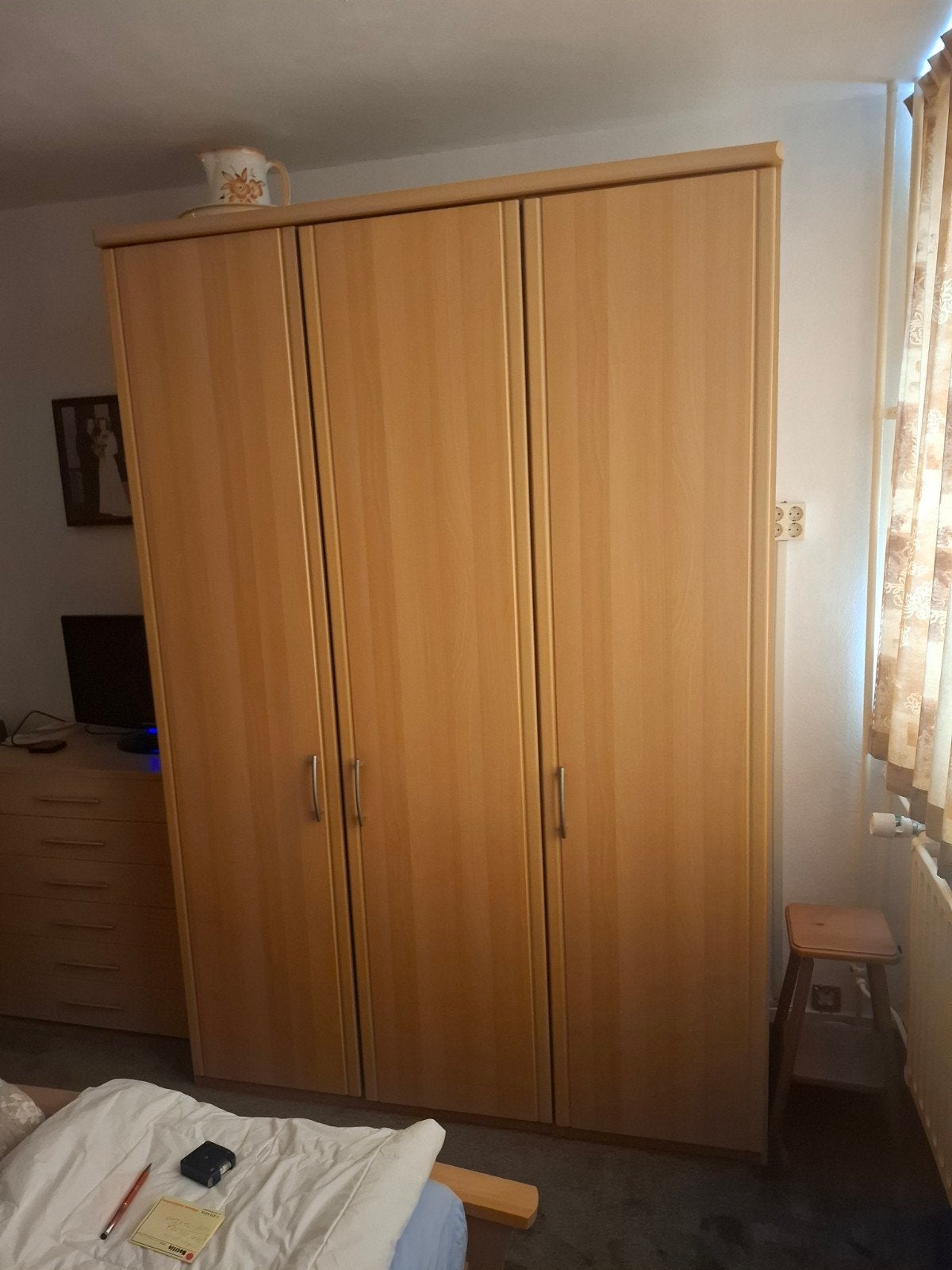 Grote 3 deurs kledingkast., Ophalen, Met deur(en), 200 cm of meer, Zo goed als nieuw