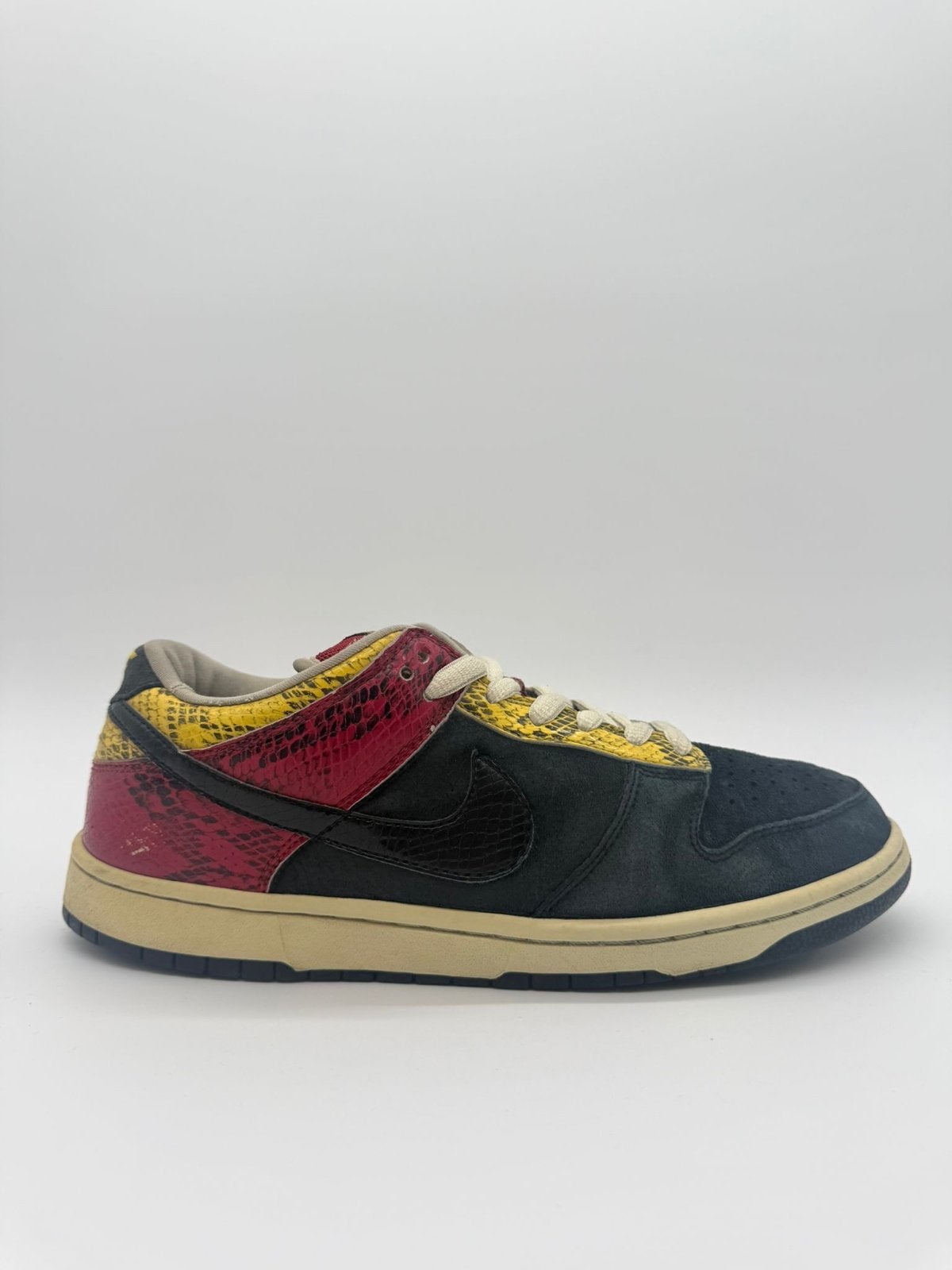 Nike SB Dunk Low Coral Snake - Maat 42,5, Overige kleuren, ., Ophalen of Verzenden, Sneakers of Gympen
