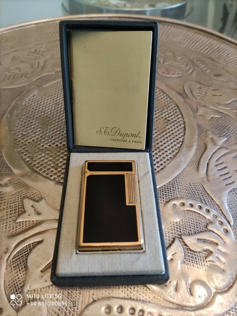 S.T. Dupont lighter Lacque Chine Leters Gold, Verzamelen, Rookartikelen, Aanstekers en Luciferdoosjes, Ophalen of Verzenden, Zo goed als nieuw