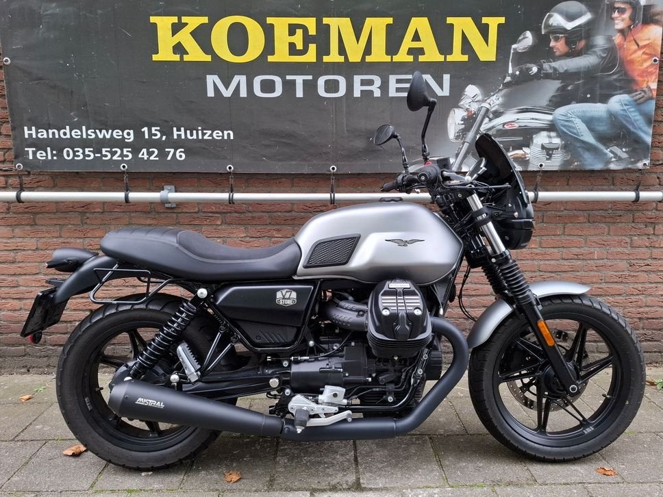 MOTO GUZZI V 7 Stone 850 ABS (bj 2022) V7 cardan 10000 km, 853 cc, 2 cilinders, Motorrijbewijs A, Bedrijf