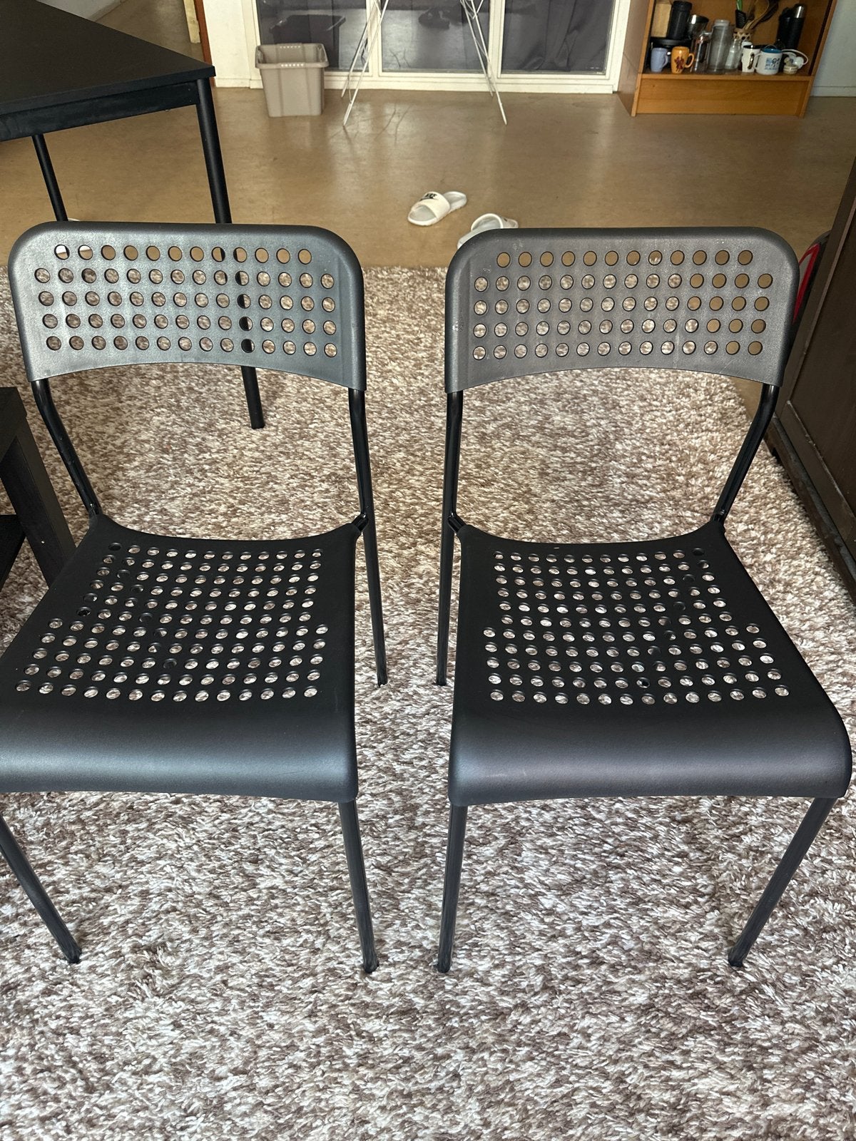 Twee zwarte IKEA Adde stoelen - Gebruikt, Huis en Inrichting, Gebruikt, Twee, Zwart, Ophalen of Verzenden