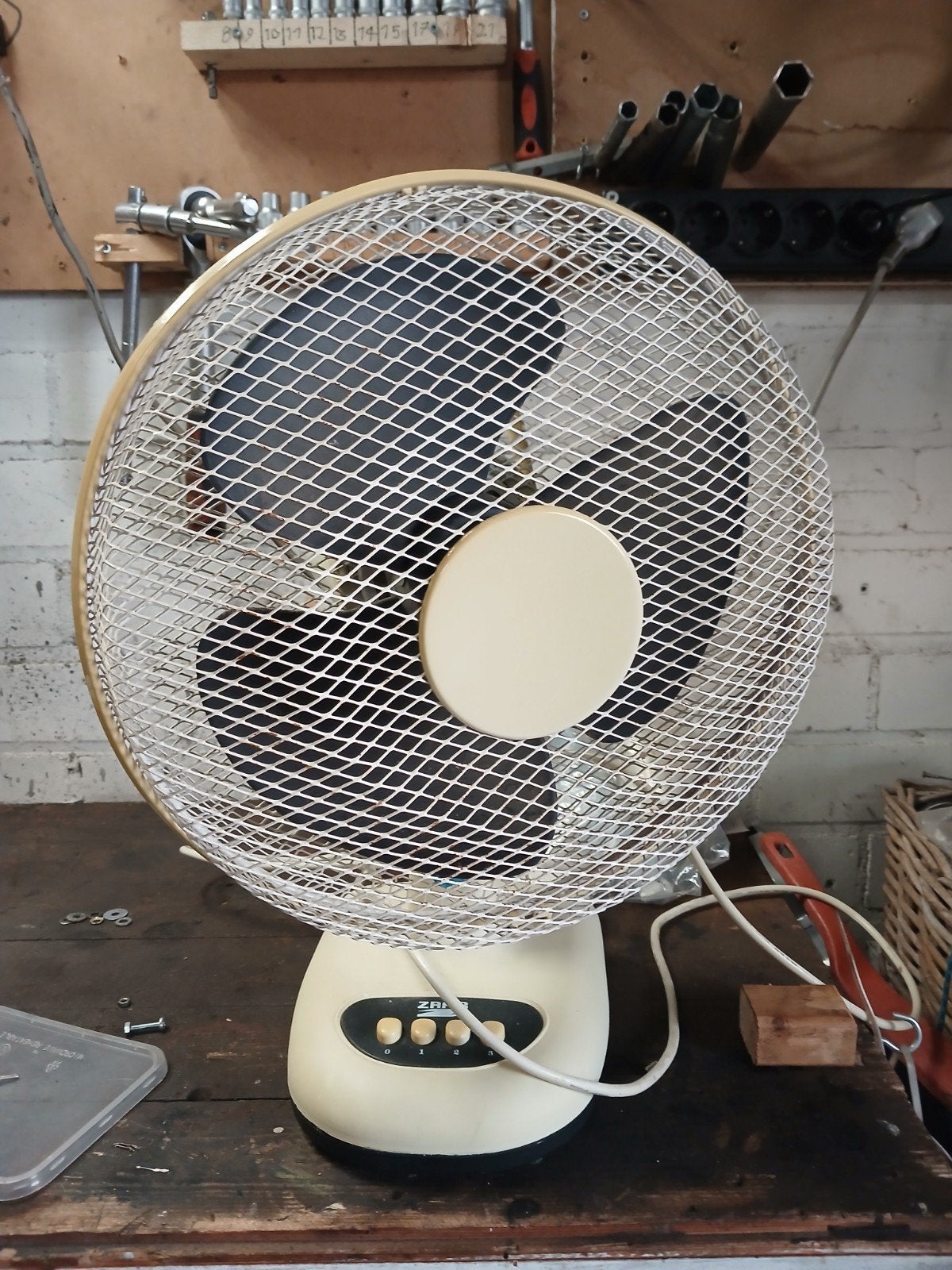 gratis ventilator, 41 watt, Ophalen of Verzenden, Gebruikt, Tafelventilator