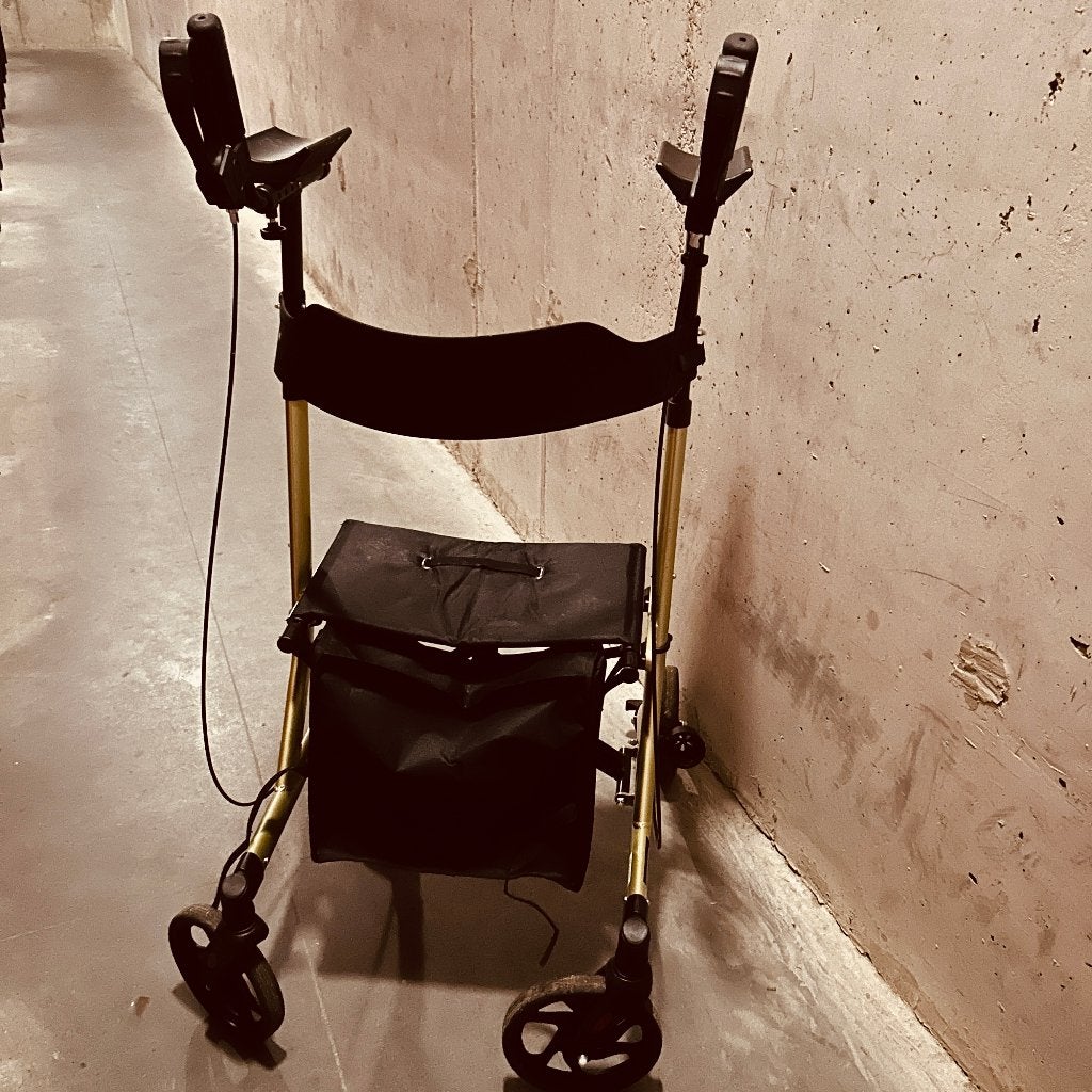ROLLATOR VOOR PARKINSON, Ophalen of Verzenden, Lichtgewicht, Zo goed als nieuw