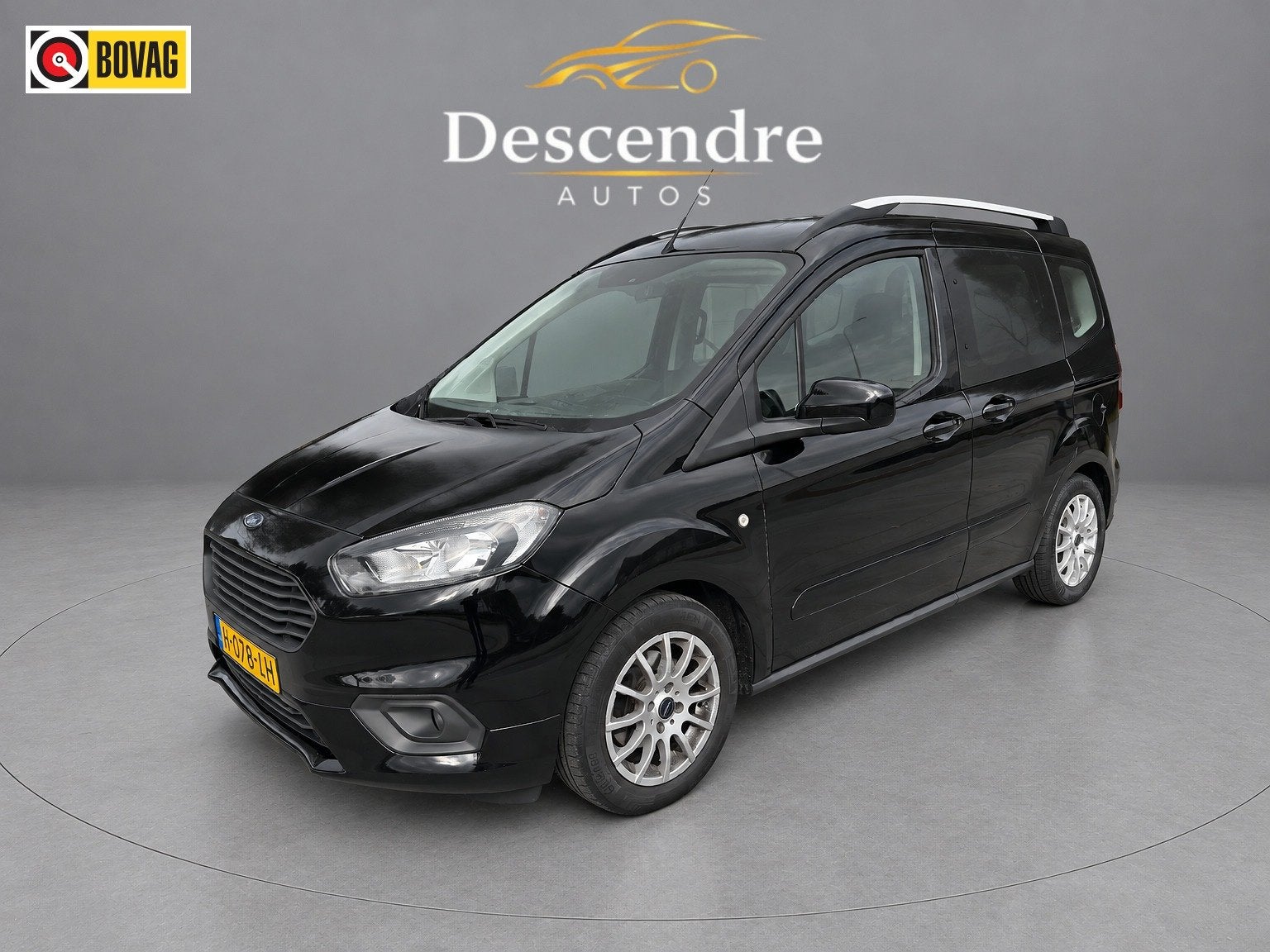 Ford Tourneo Courier 1.0 Titanium 12 maand garantie, Auto's, Gebruikt, Met garantie (alle), Zwart, Bedrijf