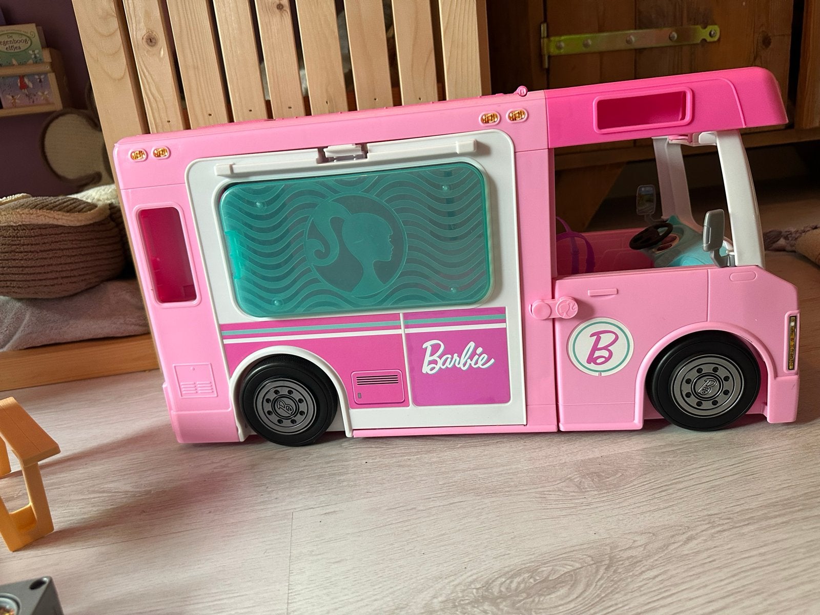 Barbie Camper met accessoires, Ophalen, Gebruikt