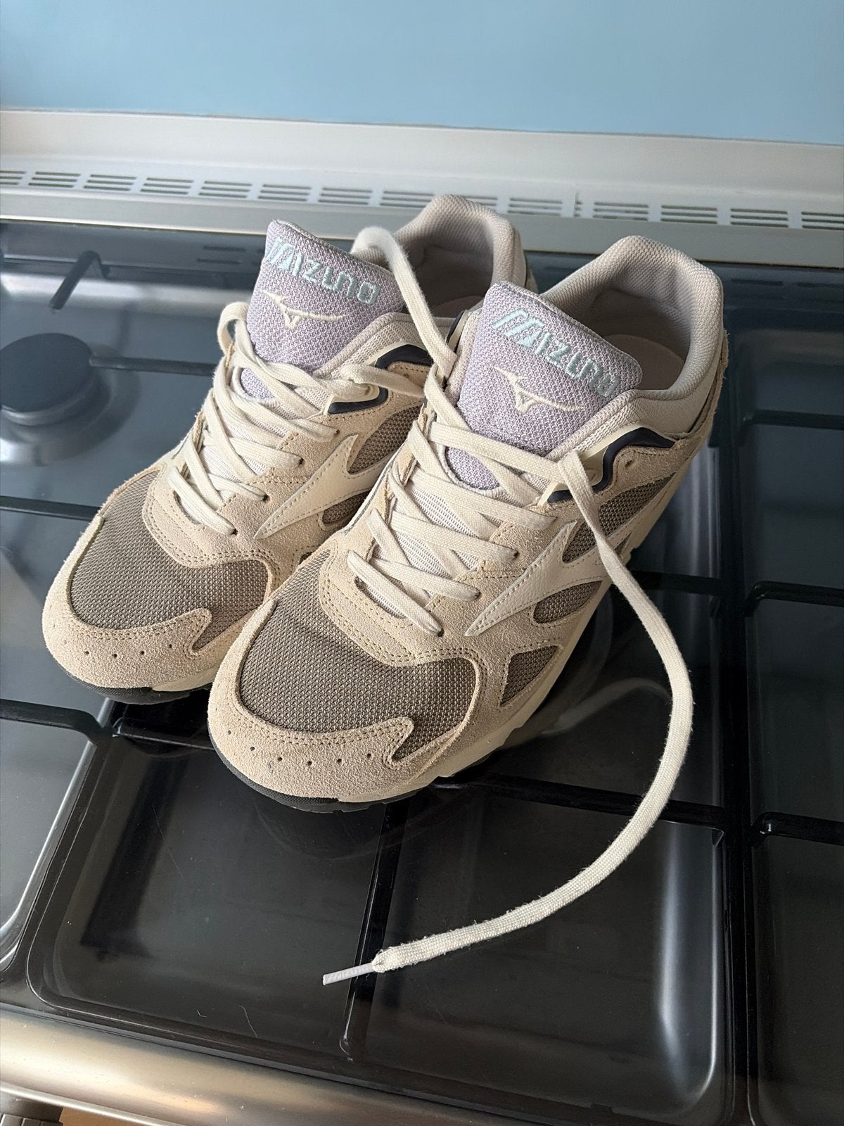 Mizuno Sportschoenen - Zo goed als nieuw - maat 46, Kleding | Heren, Schoenen, Ophalen of Verzenden, Zo goed als nieuw, Overige kleuren