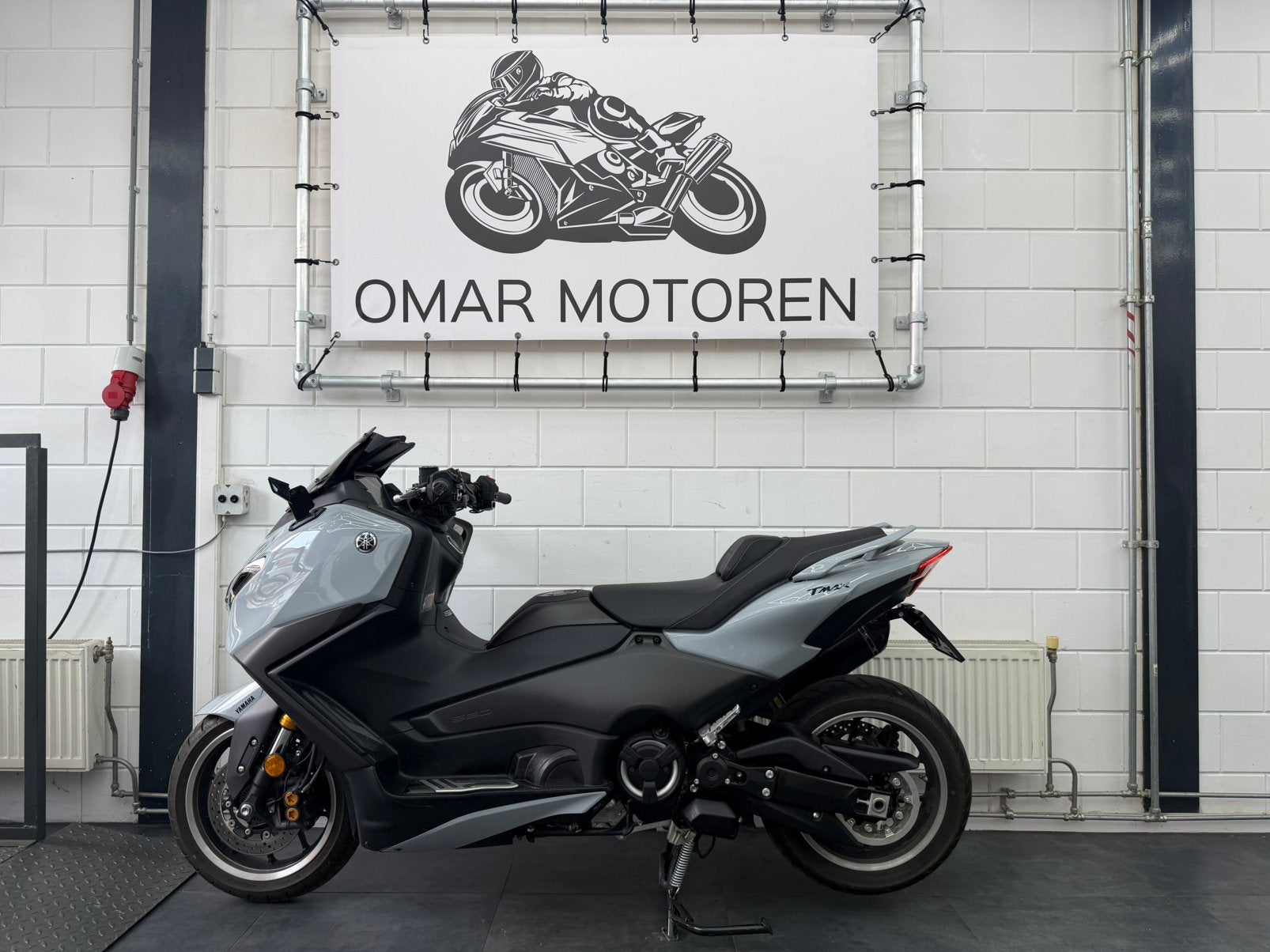YAMAHA TMAX 560 TECH MAX 2025, Bedrijf, Scooter