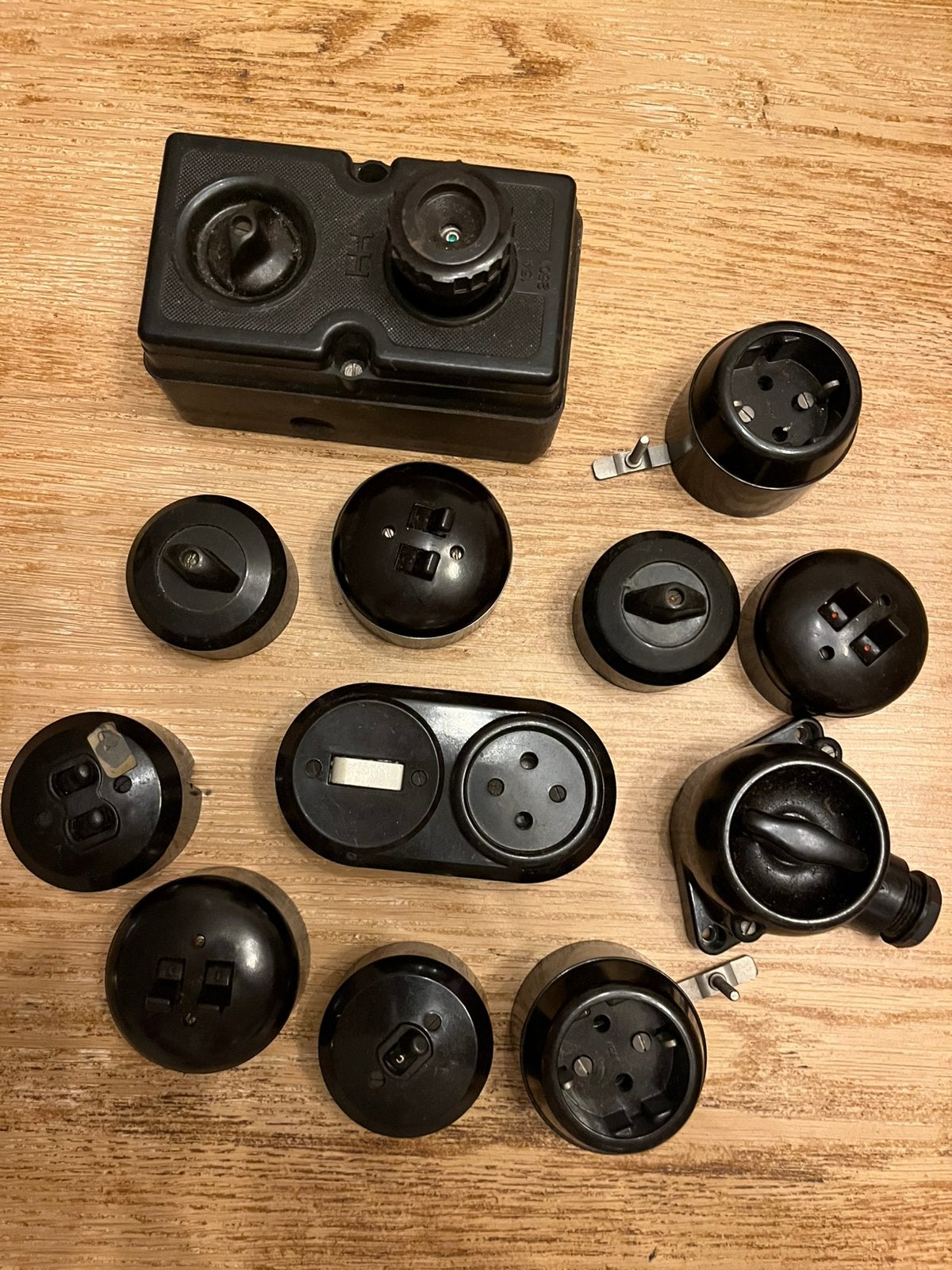 Vintage bakelieten schakelmateriaal – Jung & PEHA – 12 stuks, Ophalen of Verzenden