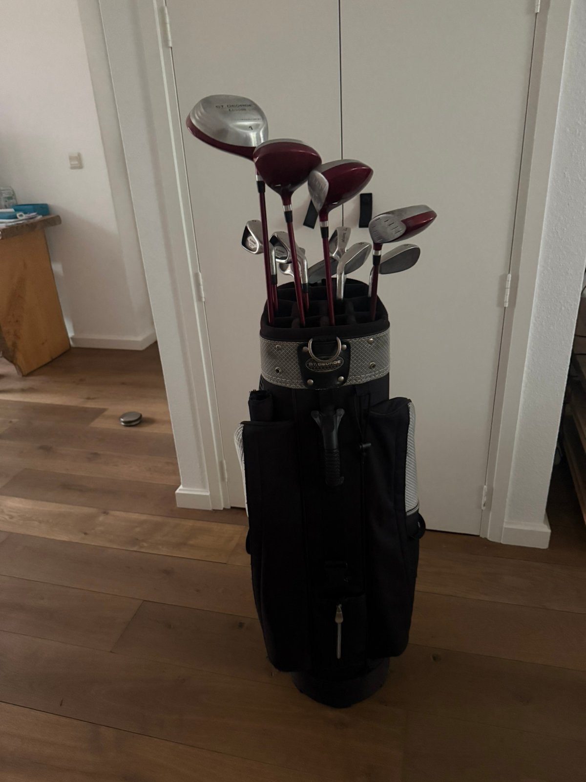 Foto 15 van Complete St. George golfset clubs en tas