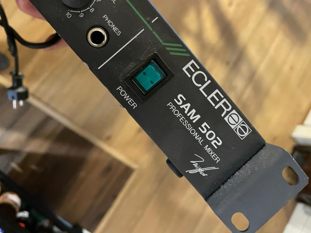Ecler sam 502, Ophalen of Verzenden, Zo goed als nieuw, 120 watt of meer, Overige merken