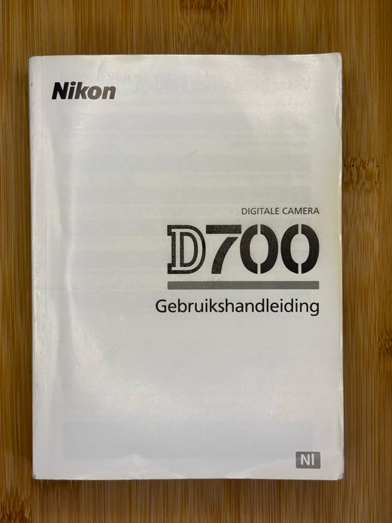 Nikon D700 Gebruikershandleiding nederlandstalig, Ophalen of Verzenden, Zo goed als nieuw, Techniek
