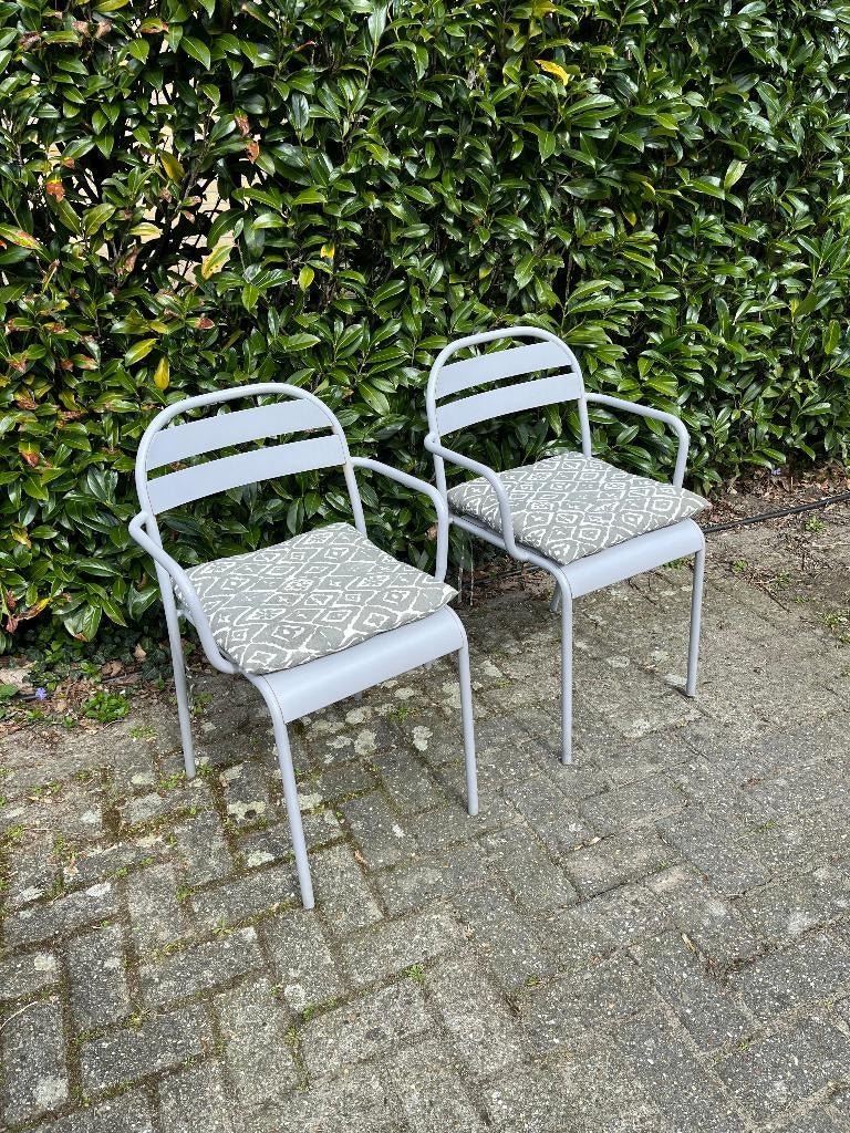 balkon set 2 stoelen grijs gratis kussens tuinkussen tuinset, 2 zitplaatsen, Overige materialen, Gebruikt, Ophalen of Verzenden