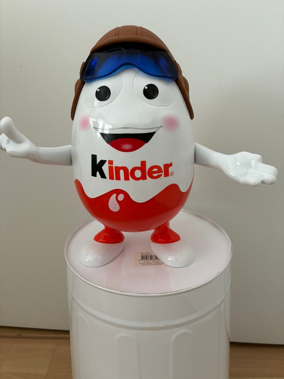 Kinder surprise  egg met pilotenpet en bril, Ophalen of Verzenden, Zo goed als nieuw