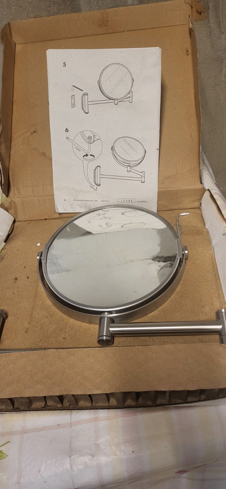 IKEA BROGRUND spiegel met zuignap, Minder dan 50 cm, Nieuw, Ophalen of Verzenden, Minder dan 100 cm