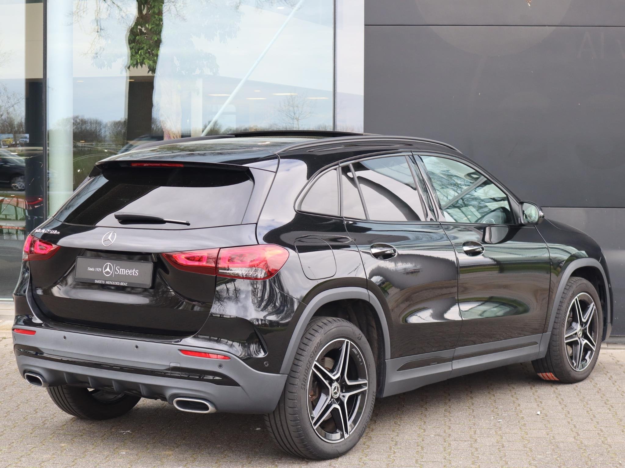 Mercedes-Benz GLA-klasse 250 e Business Solution AMG Limited, Auto's, Stof, 16 kWh, Zwart, Bedrijf