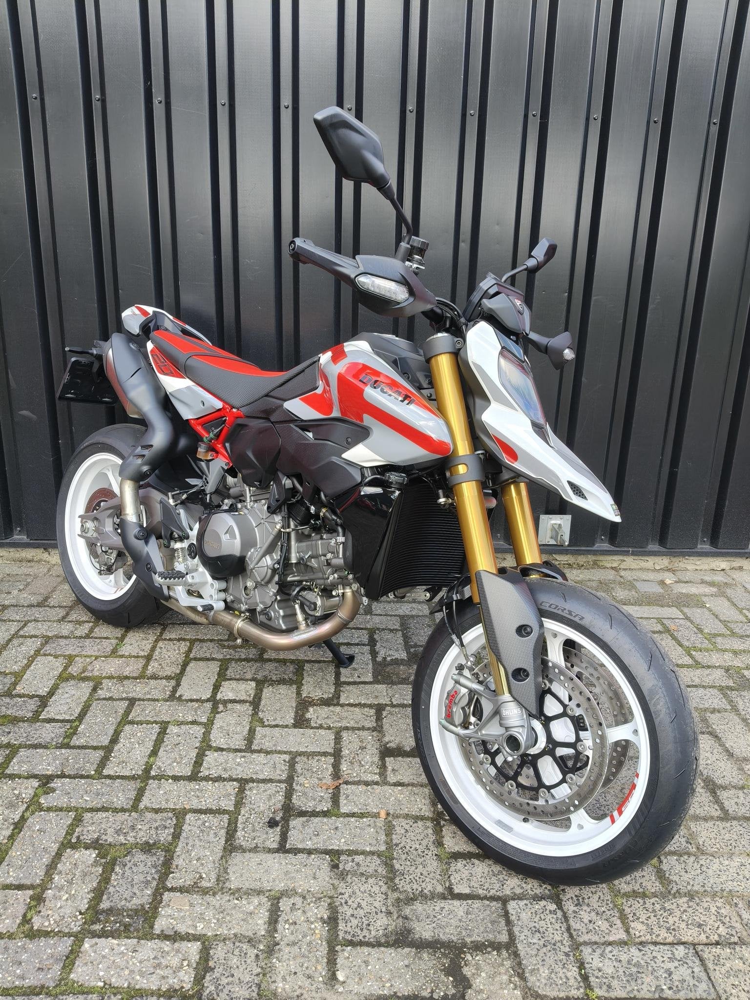 Ducati Hypermotard V2 SP, Motoren, Info@ducati.com, Ducati North Europe B.V., 890 cc, Maanweg 174
2516 AB  Den Haag, NL