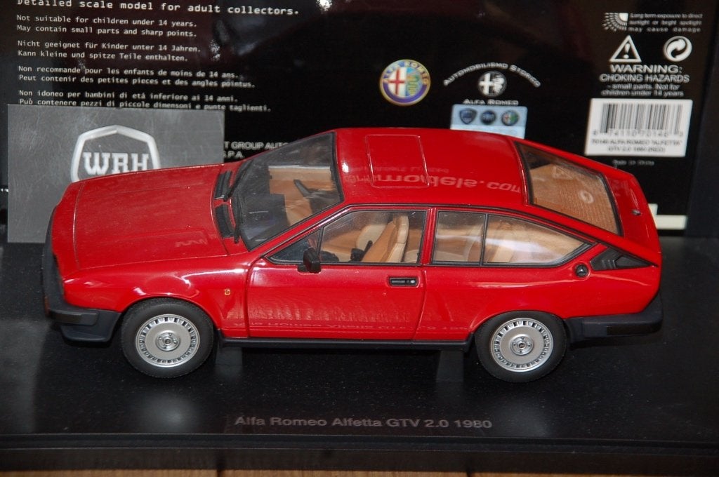 1:18 ALFA ROMEO ALFETTA GTV red Autoart 70146 WRH, Verzenden, Zo goed als nieuw, Auto, Autoart