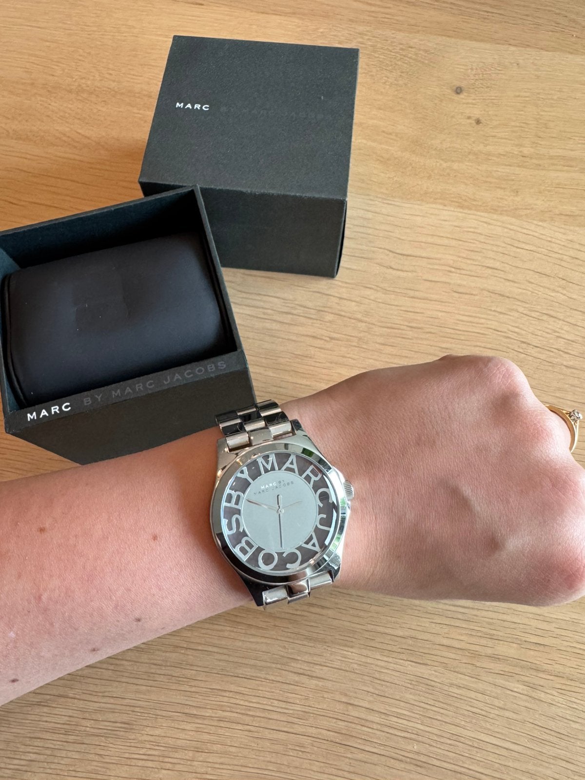 Zilveren Marc by Marc Jacobs horloge dames, Sieraden, Tassen en Uiterlijk, Horloges | Dames, Overige merken, Staal, Gebruikt, Polshorloge