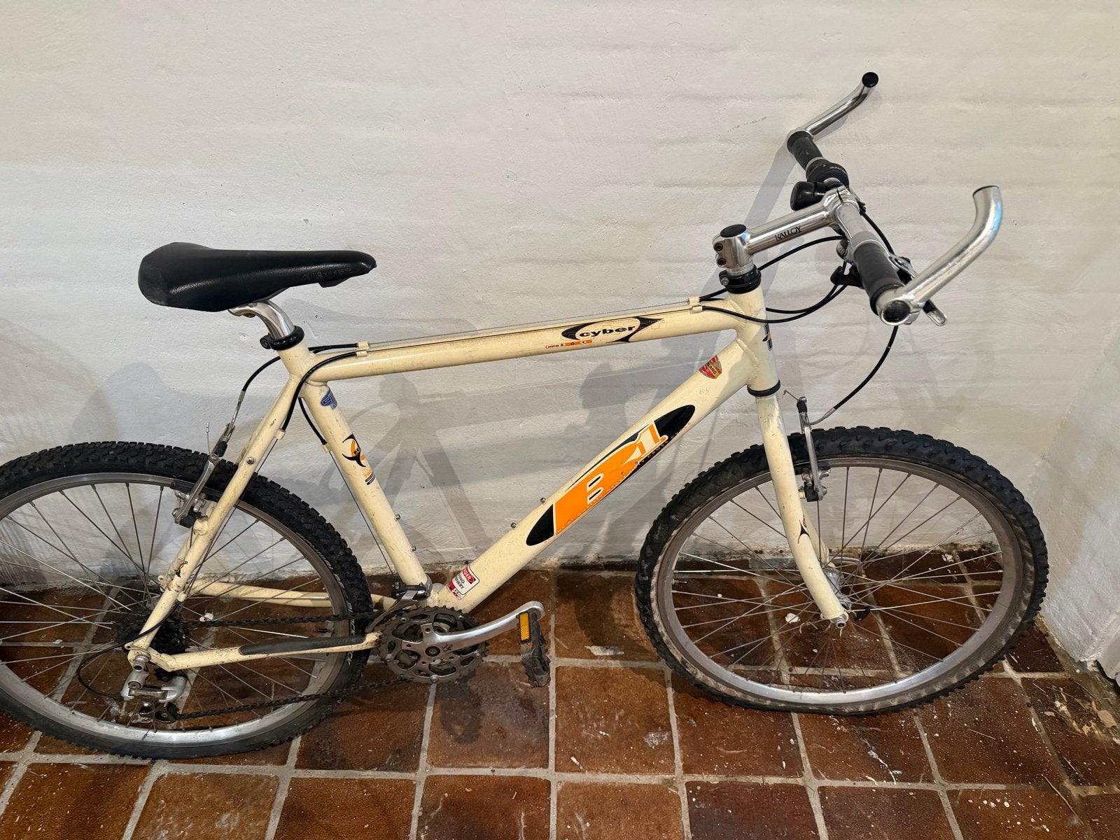 Batavus B1 Mountainbike,Alles werkt, banden moeten vervangen, Gebruikt, Geen vering, 53 tot 57 cm, Ophalen