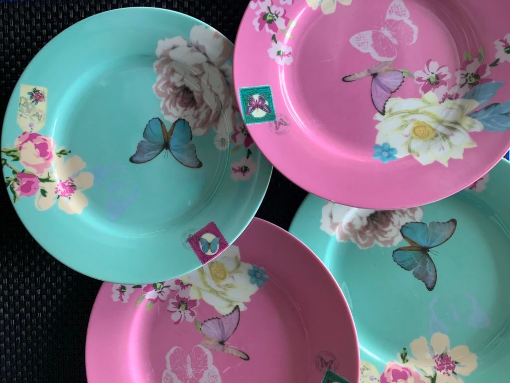 Borden met afbeelding vlinders - 4 stuks, Huis en Inrichting, Keuken | Servies, Ophalen, Zo goed als nieuw, Bord(en), Overige stijlen