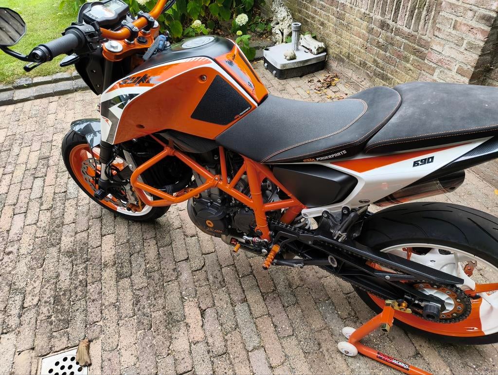 KTM 690 duke r//35kw//5200 euro, Motoren, Particulier, 690 cc, Sportuitlaat, 1 cilinder
