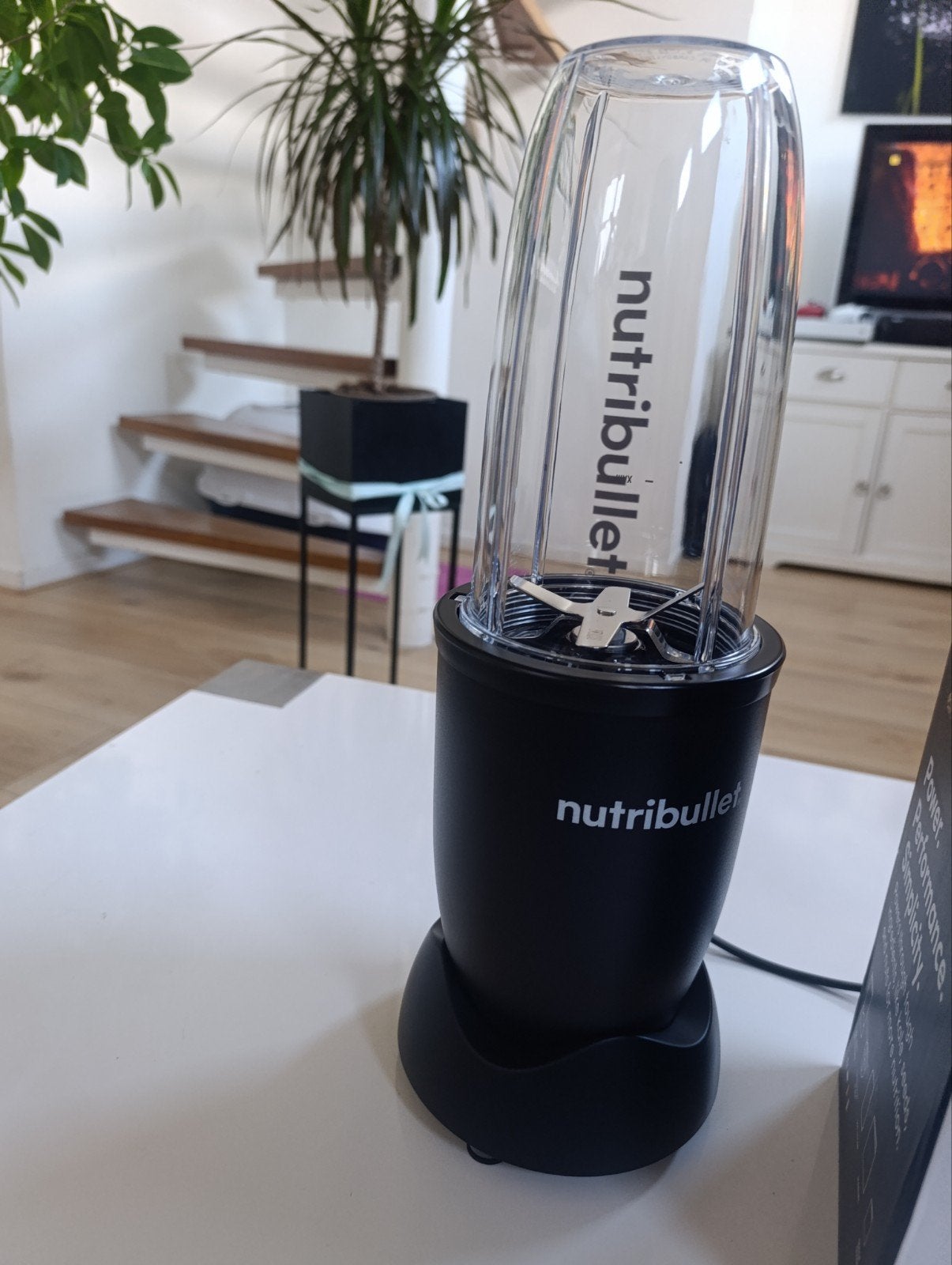 Nutribullet 900 in de kleur zwart.
De blender is volledig ni, Witgoed en Apparatuur, Blenders, Ophalen of Verzenden, Nieuw, Blender