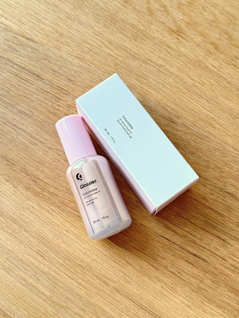 Glossier Futuredew oil serum hybrid, Ophalen of Verzenden, Nieuw, Overige kleuren, Gehele gezicht